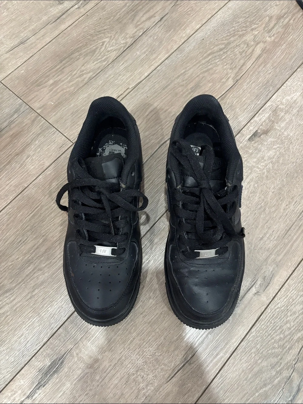 Black Nike Air Force 1’s Grade School Size 5.5